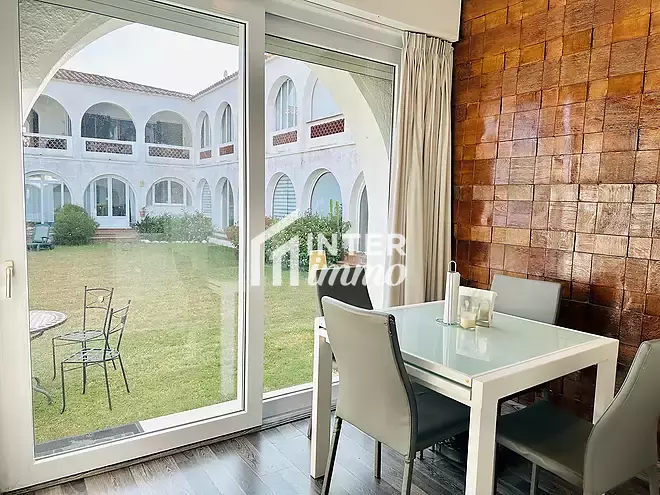 Pis de 2 habitacions amb vista al canal i llic&egrave;ncia tur&iacute;stica.