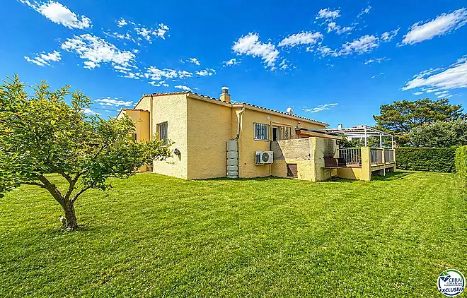 Charming house with 4 winds with a large plot and views of the Montgr&iacute; in Torre Gran (L&rsquo;Estartit)