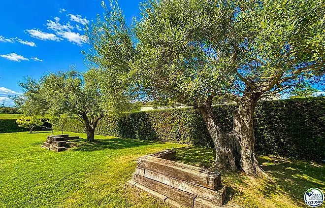 Charming house with 4 winds with a large plot and views of the Montgr&iacute; in Torre Gran (L&rsquo;Estartit)