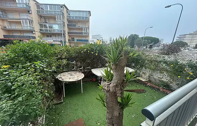 Apartament 1 habitaci&oacute; amb jard&iacute; privat a Santa Margarita