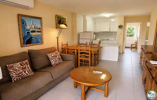 Apartament de 2 habitacions dobles, ubicat a la bonica zona del Port Pesquer de Roses.