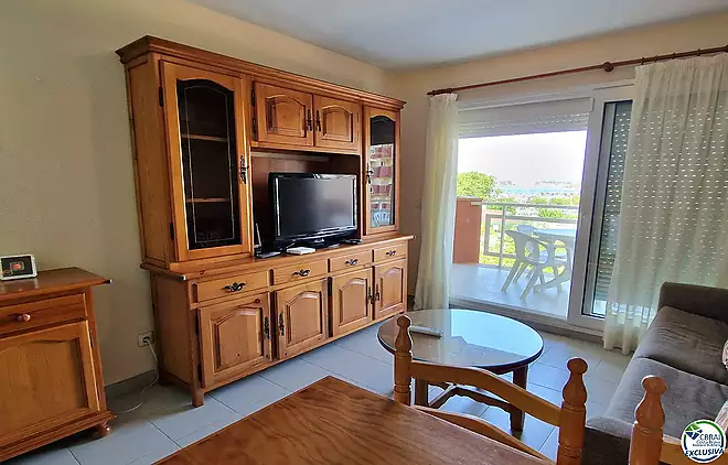 Apartament de 2 habitacions dobles, ubicat a la bonica zona del Port Pesquer de Roses.