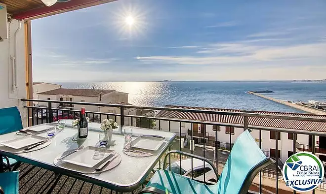 Apartament totalment reformat amb vistes al mar al 2n moll de Roses