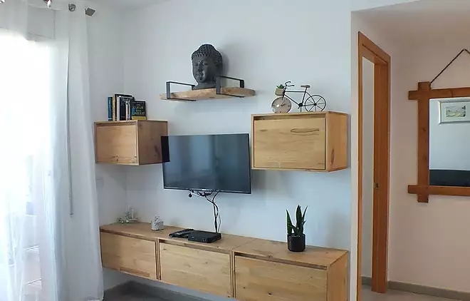 Apartament llumin&oacute;s amb llic&egrave;ncia tur&iacute;stica i p&agrave;rquing a 700 m de la platja