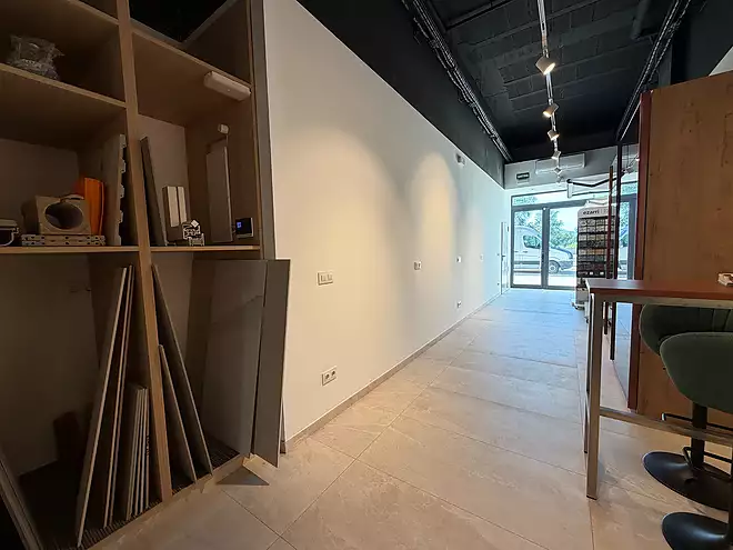 En venda &ndash; Local comercial renovat a Empuriabrava, ideal per a inversi&oacute; o activitat professional
