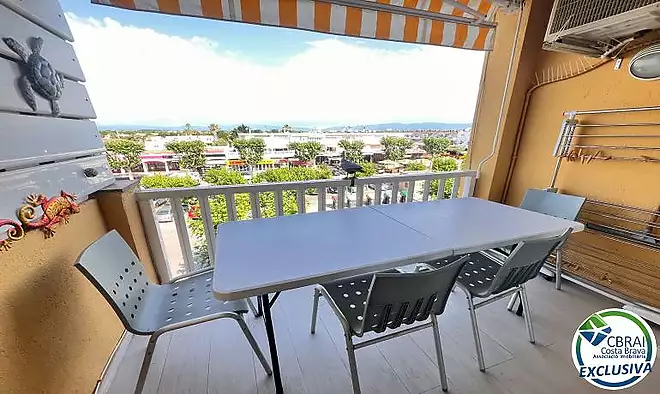 GRAN RESERVA  Apartament reformat de 2 dormitoris amb terrassa en un complex amb piscines i jardins