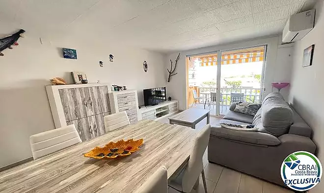 GRAN RESERVA  Apartament reformat de 2 dormitoris amb terrassa en un complex amb piscines i jardins