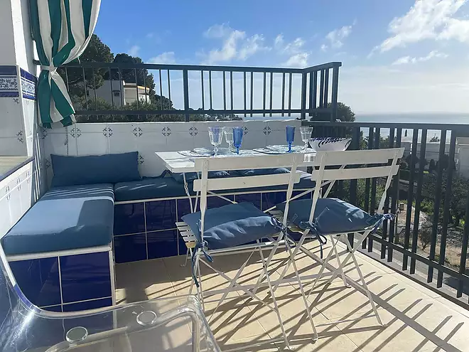 Apartament amb llic&egrave;ncia tur&iacute;stica a l&rsquo;Almadrava, Roses, a prop de la platja