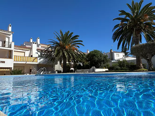 Apartament amb vista panor&agrave;mica sobre la badia de Roses a Puig Rom