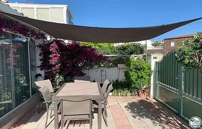 Bonica casa de 3 dormitoris amb jard&iacute; a Santa Margarita-Roses
