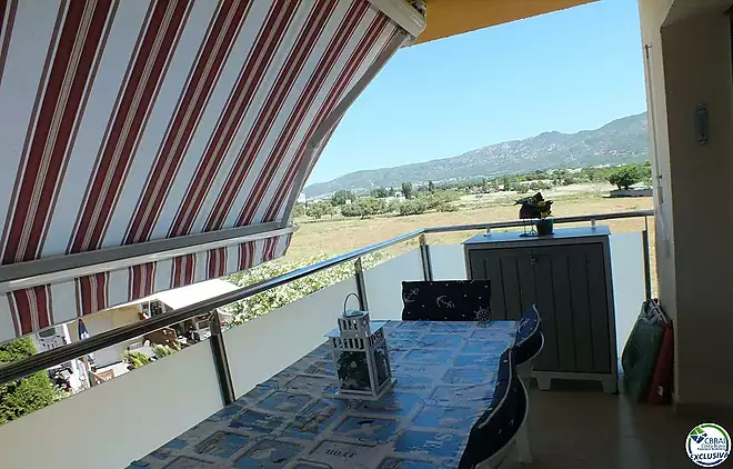 Bonic apartament amb p&agrave;rquing privat