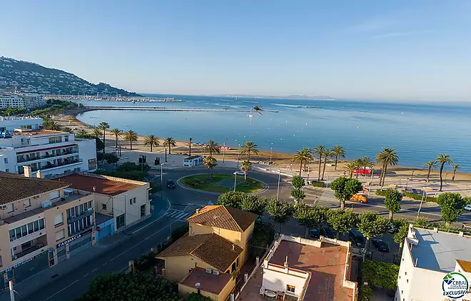 Apartament al centre de la ciutat, a nom&eacute;s 250 metres de la platja.