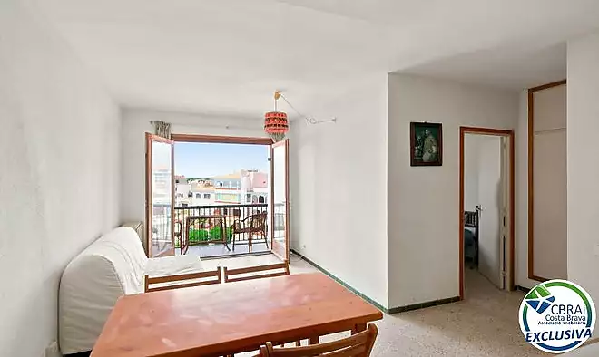 ROYAL MARINE Apartament d&rsquo;1 dormitori amb terrassa per reformar i amb gran potencial