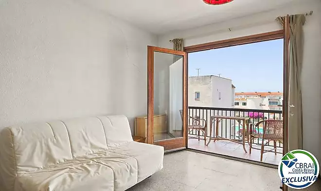 ROYAL MARINE Apartament d&rsquo;1 dormitori amb terrassa per reformar i amb gran potencial