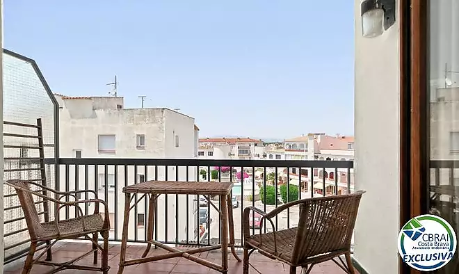 ROYAL MARINE Apartament d&rsquo;1 dormitori amb terrassa per reformar i amb gran potencial