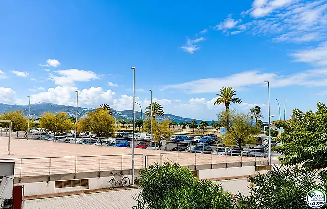 Appartement 2 chambres en premi&egrave;re ligne de mer