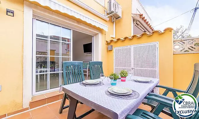 PUIGMAL Acogedora casa con garaje,  terraza soleada y licencia tur&iacute;stica