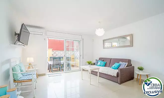 PUIGMAL Acogedora casa con garaje,  terraza soleada y licencia tur&iacute;stica