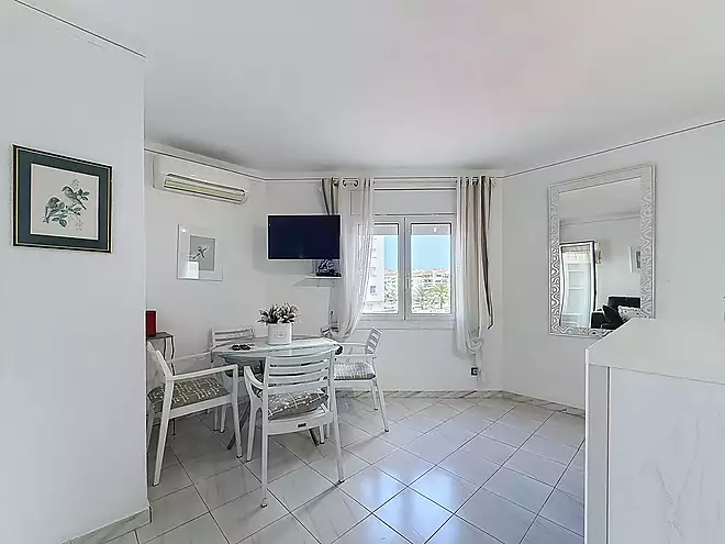 Apartament amb terrassa al Club N&agrave;utic d'Empuriabrava