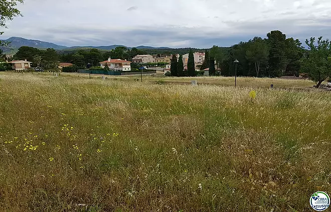 Parcel&middot;la en venda a Darnius