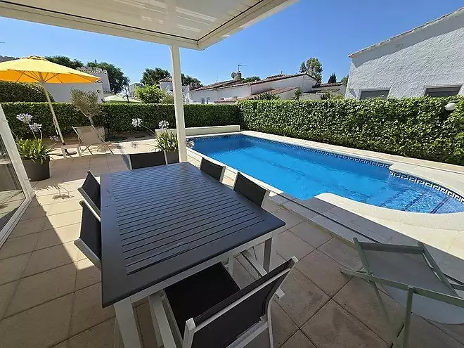 Maison de plain-pied avec licence t. - quartier Montseny