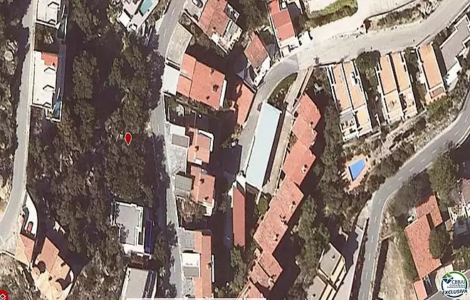 PARCEL&middot;LA URBANA DE 604 M&sup2; A CANYELLES PETITES AMB VISTA AL MAR