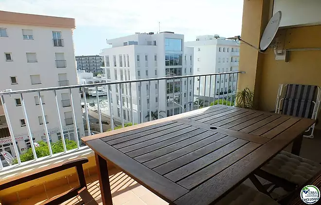 Assolellat apartament amb terrassa i plaça d'aparcament a Santa Margarita