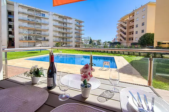 Appartement moderne en rez-de-chaussée avec terrasse et piscine à Santa Margarita
