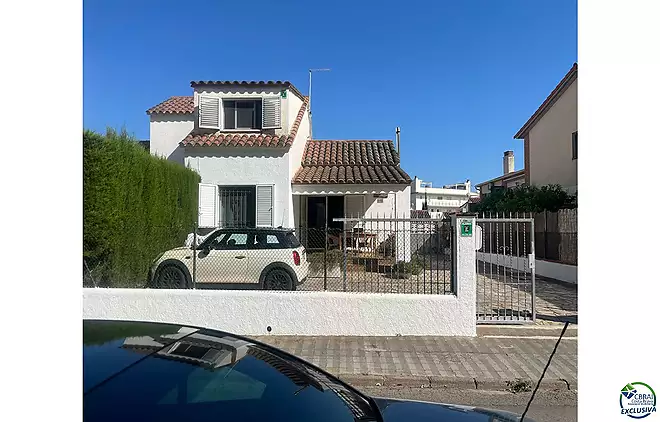 Casa a Mas Mates amb 3 habitacions, terreny i vistes al parc natural.