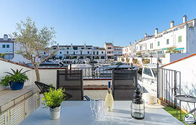 Producte exclusiu en venda: encantadora casa de pescador amb 4 dormitoris, altell i amarratge privat