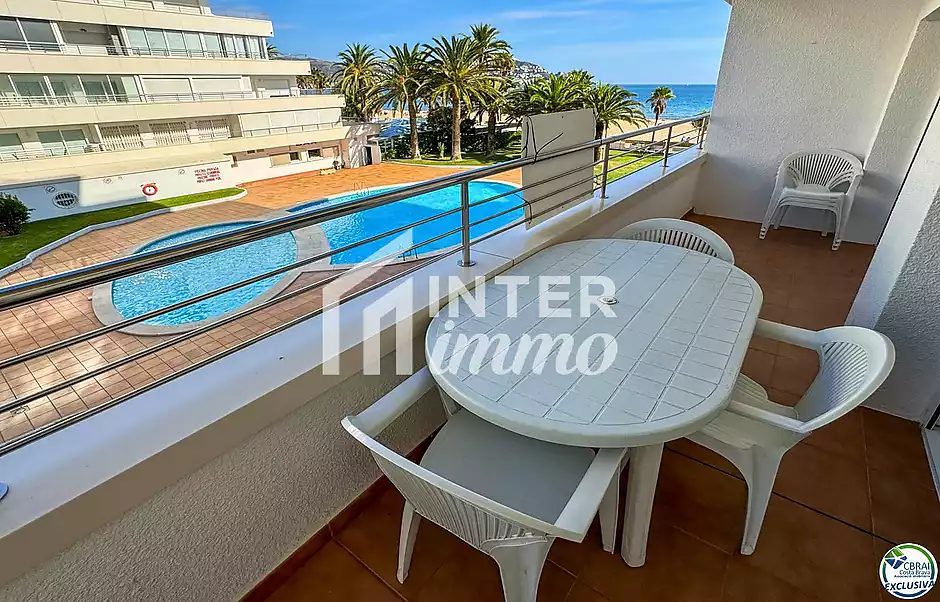 Apartament en venda a Santa Margarida, Roses | Vistes al mar, piscina i terrassa davant del passeig  - foto 2 de 38