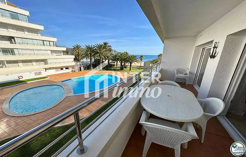 Apartament en venda a Santa Margarida, Roses | Vistes al mar, piscina i terrassa davant del passeig  - foto 3 de 38