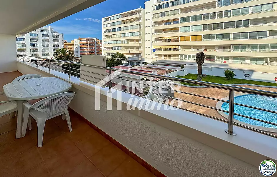 Apartament en venda a Santa Margarida, Roses | Vistes al mar, piscina i terrassa davant del passeig  - foto 4 de 38