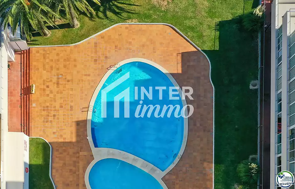 Apartament en venda a Santa Margarida, Roses | Vistes al mar, piscina i terrassa davant del passeig  - foto 6 de 38