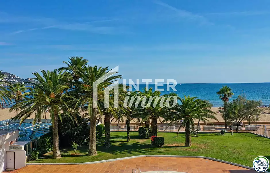 Apartament en venda a Santa Margarida, Roses | Vistes al mar, piscina i terrassa davant del passeig  - foto 9 de 38