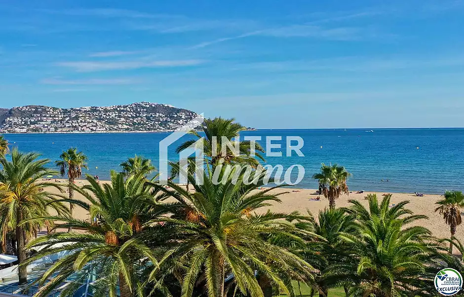 Apartament en venda a Santa Margarida, Roses | Vistes al mar, piscina i terrassa davant del passeig  - foto 10 de 38