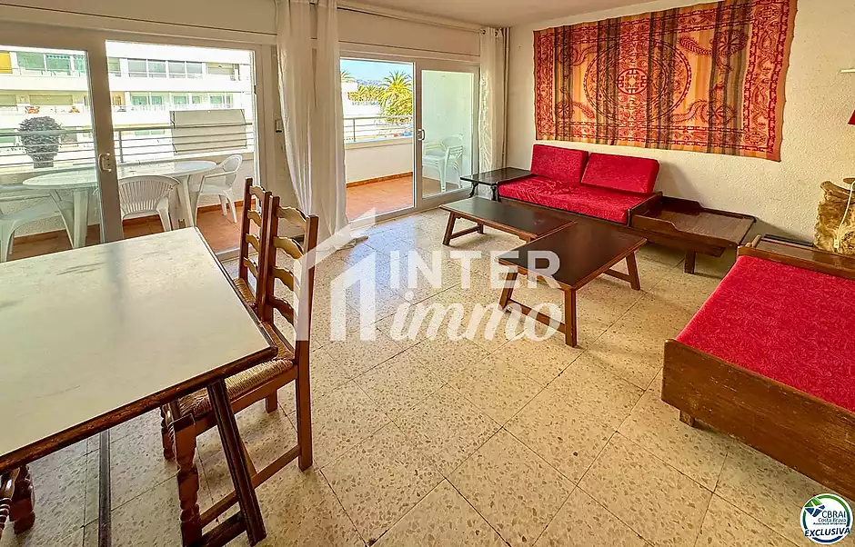 Apartament en venda a Santa Margarida, Roses | Vistes al mar, piscina i terrassa davant del passeig  - foto 14 de 38