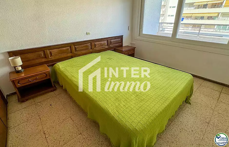 Apartament en venda a Santa Margarida, Roses | Vistes al mar, piscina i terrassa davant del passeig  - foto 23 de 38