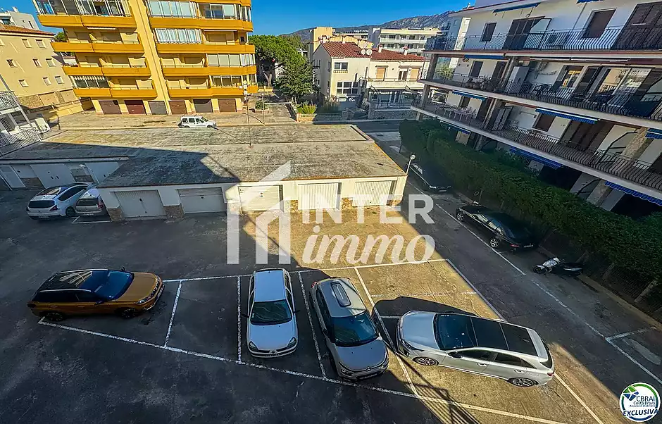 Estudi llumin&oacute;s renovat a 40 metres del mar, zona del Salatar &ndash; Roses - foto 12 de 13