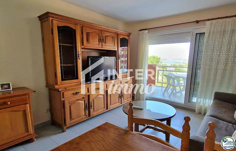 Apartament de 2 habitacions dobles, ubicat a la bonica zona del Port Pesquer de Roses. - foto 4 de 21