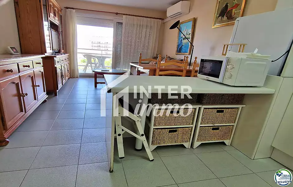 Apartament de 2 habitacions dobles, ubicat a la bonica zona del Port Pesquer de Roses. - foto 16 de 21