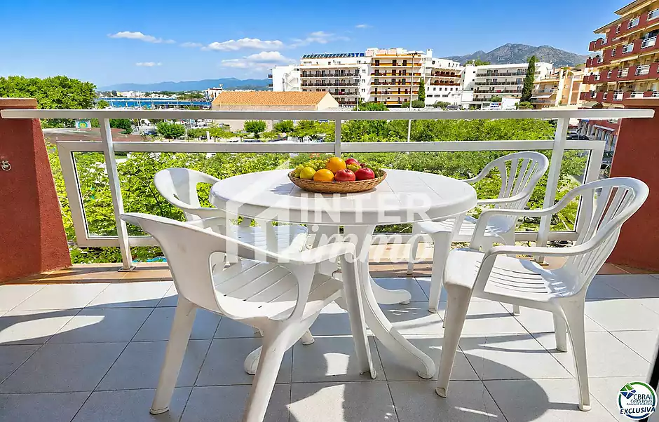 Apartament de 2 habitacions dobles, ubicat a la bonica zona del Port Pesquer de Roses. - foto 17 de 21