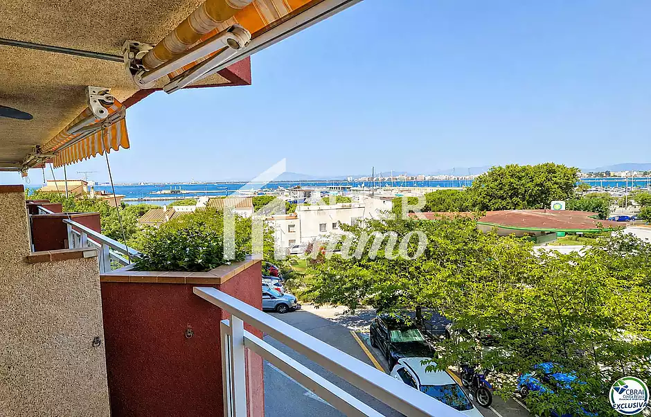Apartament de 2 habitacions dobles, ubicat a la bonica zona del Port Pesquer de Roses. - foto 18 de 21