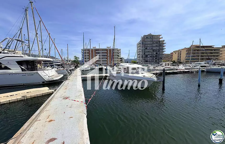 Amarrador de 3 x 8 metres, per a embarcacions de vela i de motor. - foto 2 de 39