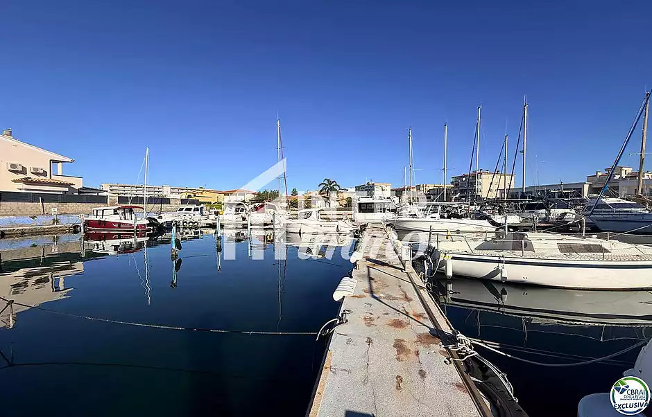 Amarrador de 3 x 8 metres, per a embarcacions de vela i de motor. - foto 6 de 39