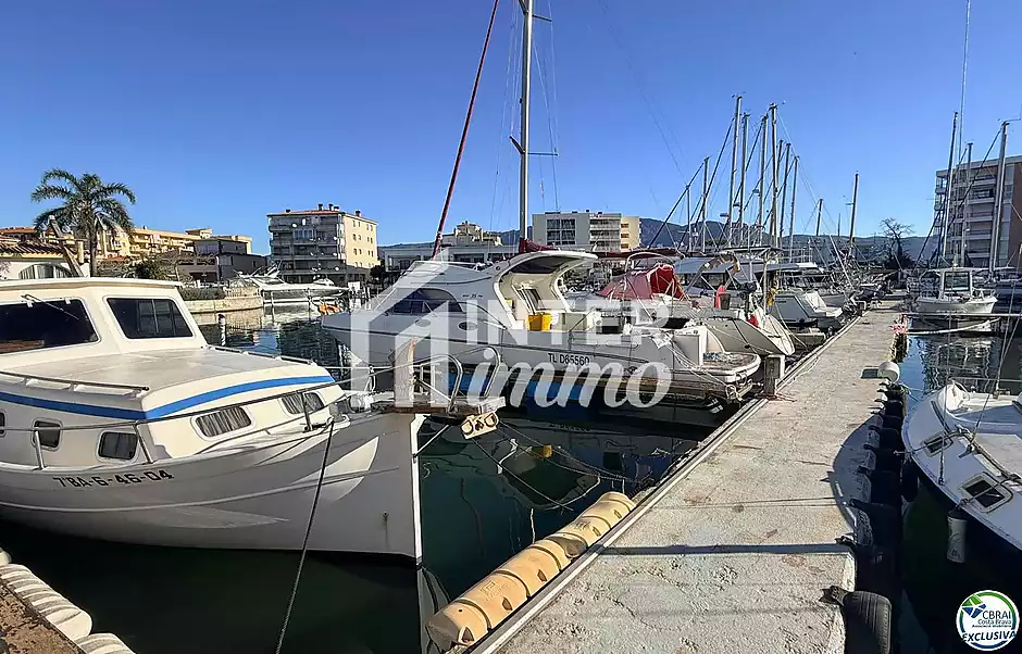 Amarrador de 3 x 8 metres, per a embarcacions de vela i de motor. - foto 30 de 39