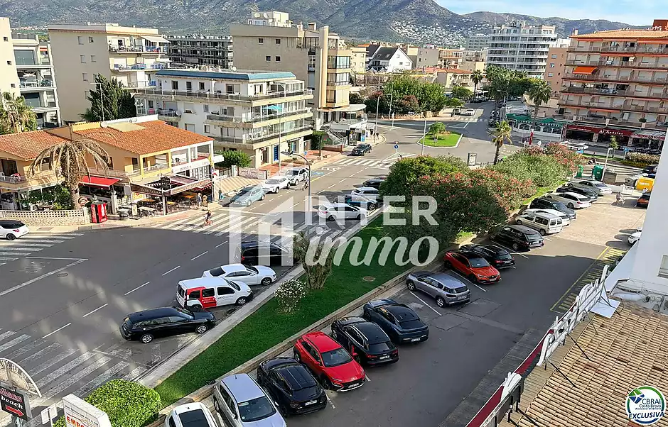 Primera línia, vistes al mar, aparcament, piscines i jardins davant de la platja. - foto 6 de 60
