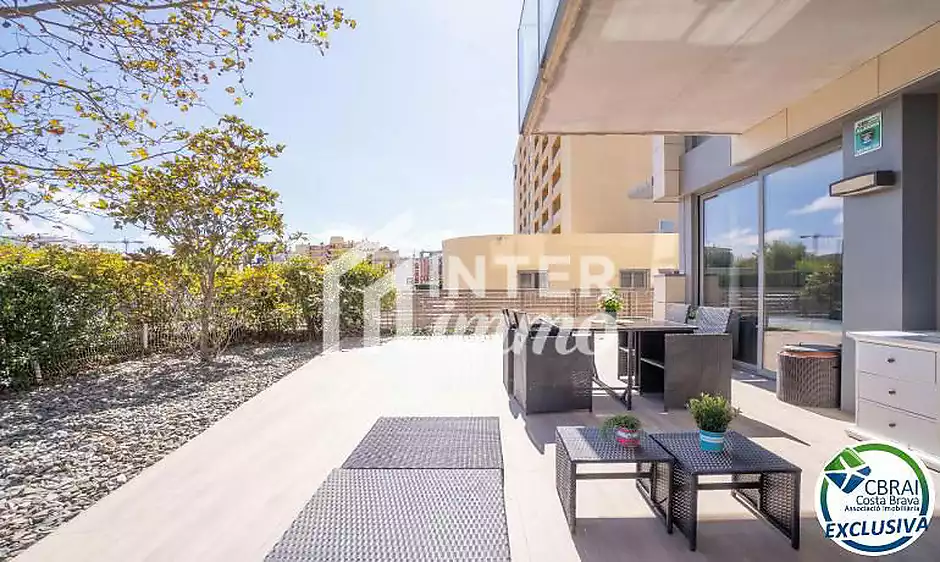 CLOT DELS FRANQUETS Exclusiva planta baixa de 3 dormitoris amb 224 m2 de terrassa i jardí a 200m de - foto 3 de 59