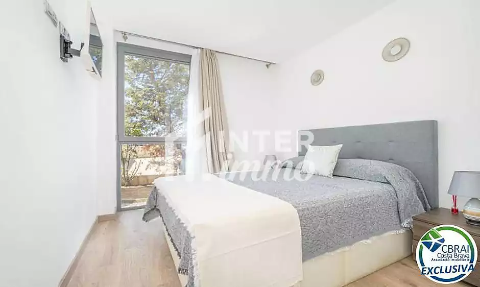 CLOT DELS FRANQUETS Exclusiva planta baixa de 3 dormitoris amb 224 m2 de terrassa i jardí a 200m de - foto 15 de 59