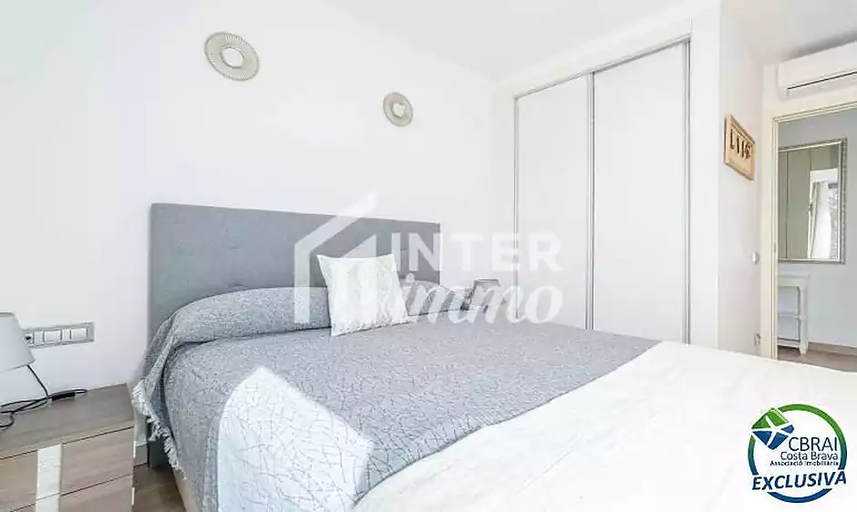CLOT DELS FRANQUETS Exclusiva planta baixa de 3 dormitoris amb 224 m2 de terrassa i jardí a 200m de - foto 16 de 59